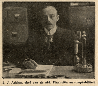 103844 Portret van J. J. Adrian, geboren 1879, chef van de afdeling Financiën en comptabiliteit van de Nederlandse ...